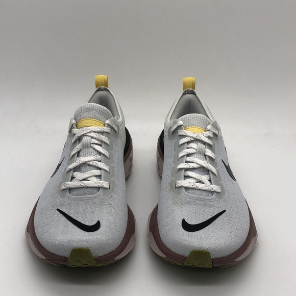 Womens Nike ZoomXInvincible Run FK 3 FN7997-005 Wide Tried on Without Box sz 6.5 - Picture 3 of 10